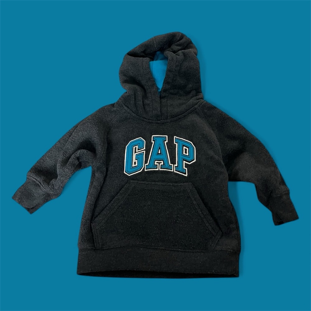 🔹GAP: Boy size 12-18 M, charcoal logo w/royal blue hoodie w/front pocket🔹 - Picture 1 of 9